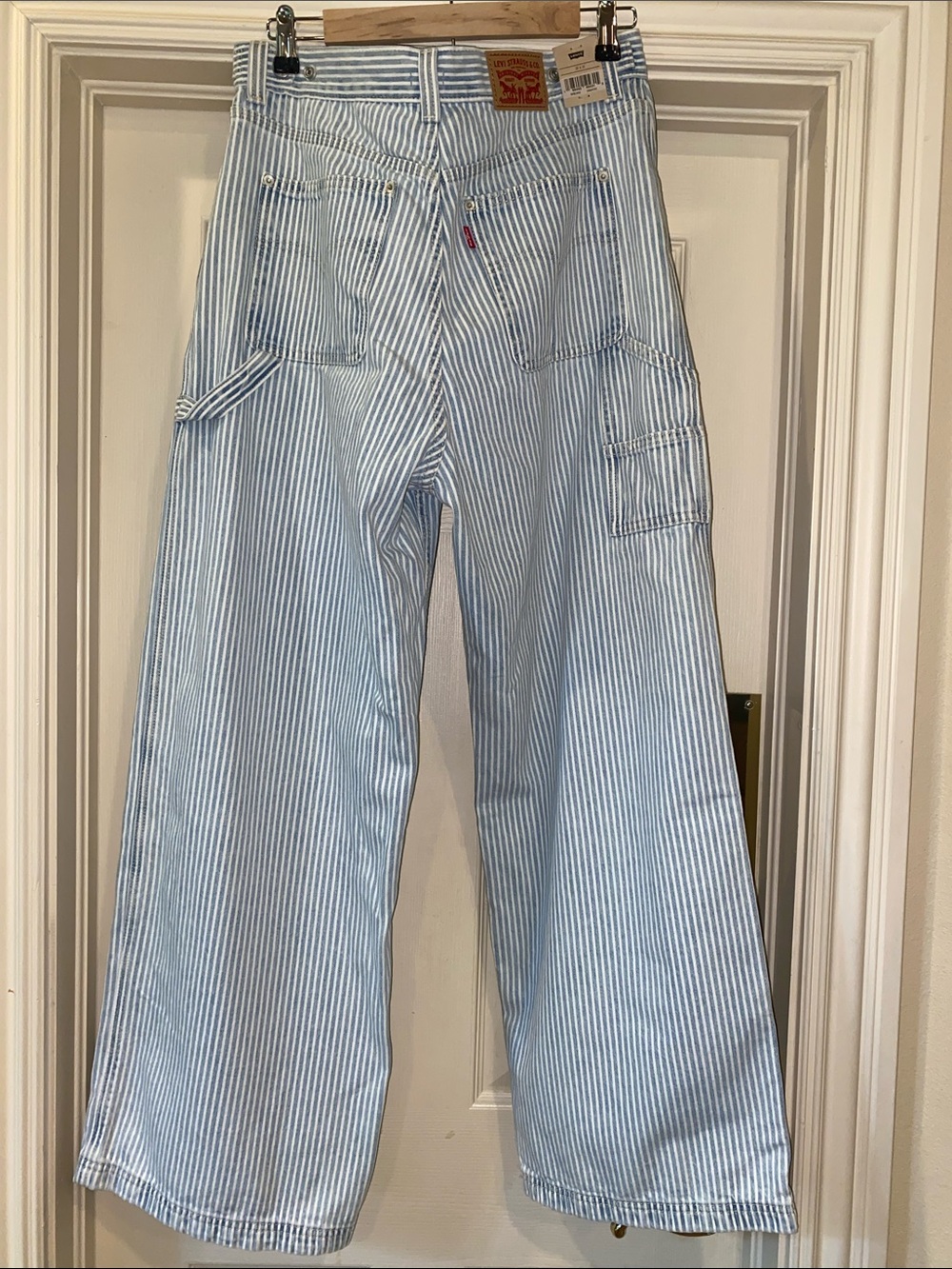 Levi's Cinch Baggy Blue & White Striped Wide-Leg Jeans - Picture 2 of 4